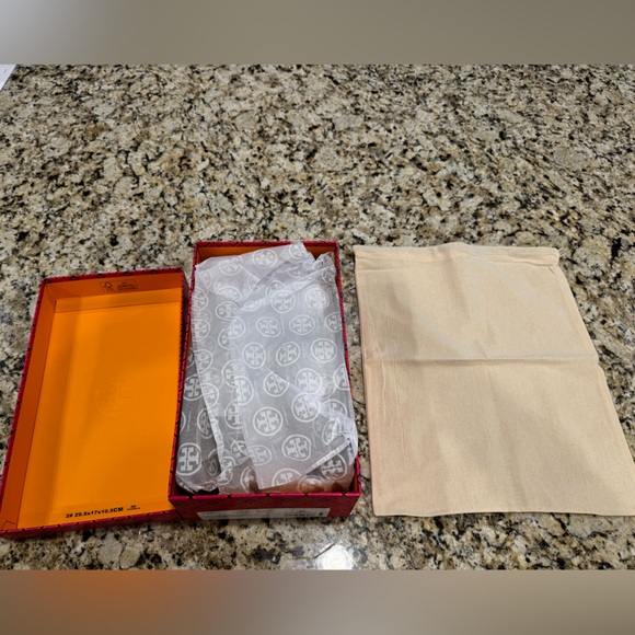 🥂SOLD🥂Tory Burch Miller Cloud Patent Leather Sandals - Picture 8 of 8